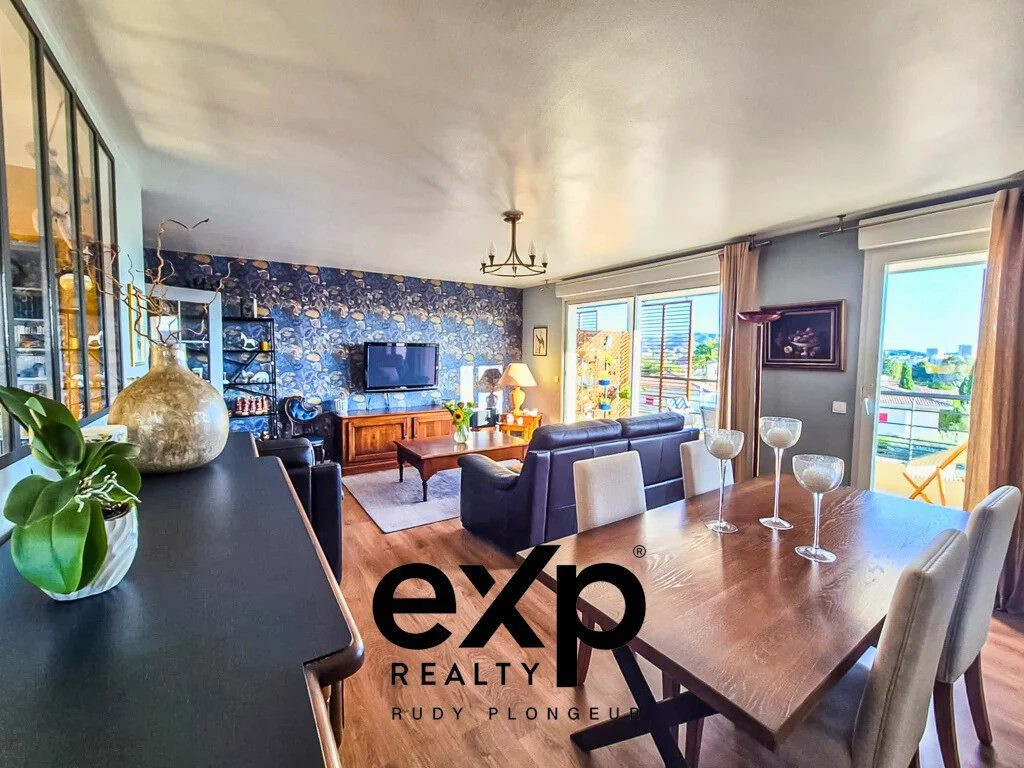 Appartement T4 de 83m2 loi Carrez + Terrasse + 1 Parking + 2 Box