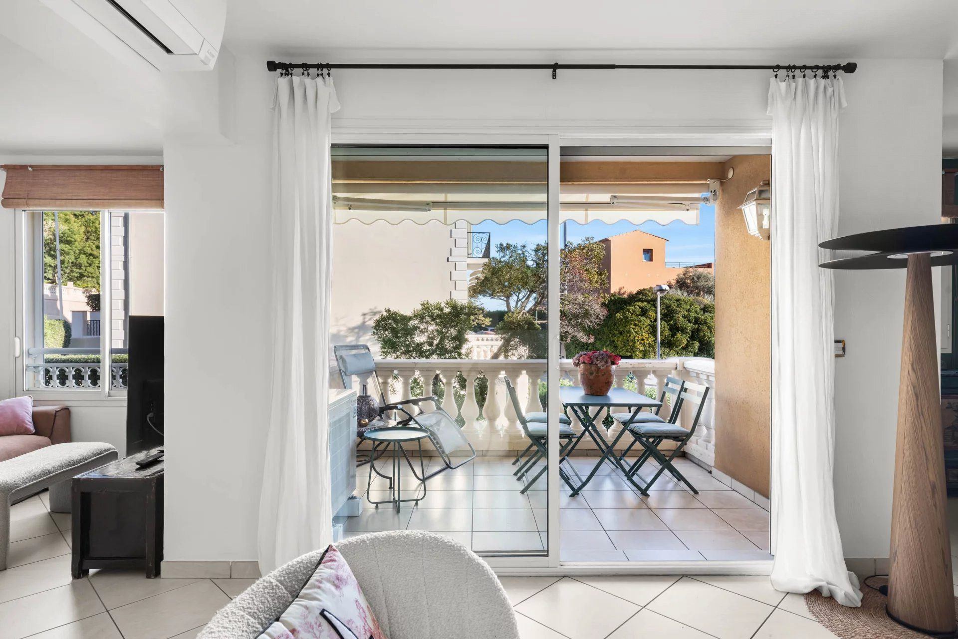 COMFORTABLE APARTMENT WITH TERRACE IN THE HEART OF SAINTE-MAXIME 3