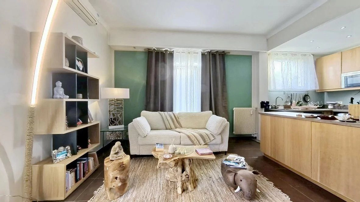 For Sale 2-Bedroom: Nice St Sylvestre | 47m² + Terrace 34m² | Tram 5 mins 5