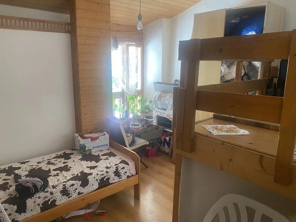 3-Bedroom Apartment with Mezzanine 5
