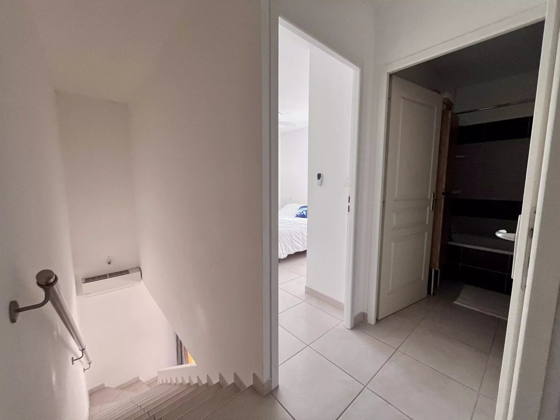 MARGUERITTES - HOUSE - DUPLEX - 2 BEDROOMS - GARAGE - PARKING - NO WORK REQUIRED - QUIET 5