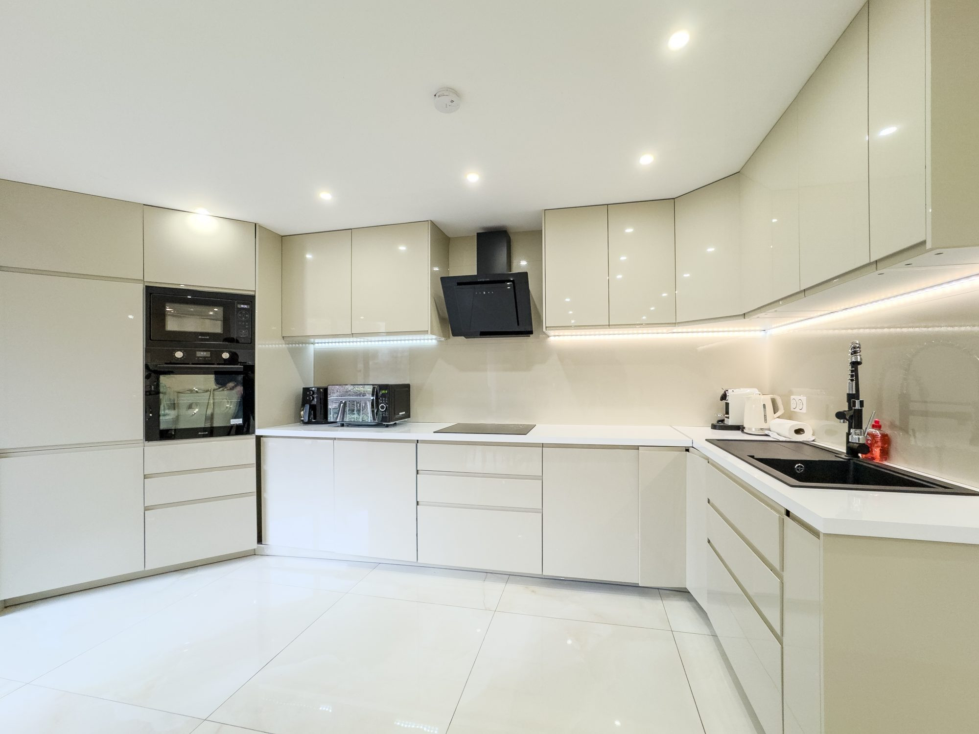 Courbevoie - Bécon-les-Bruyères – Large 6-room apartment 3