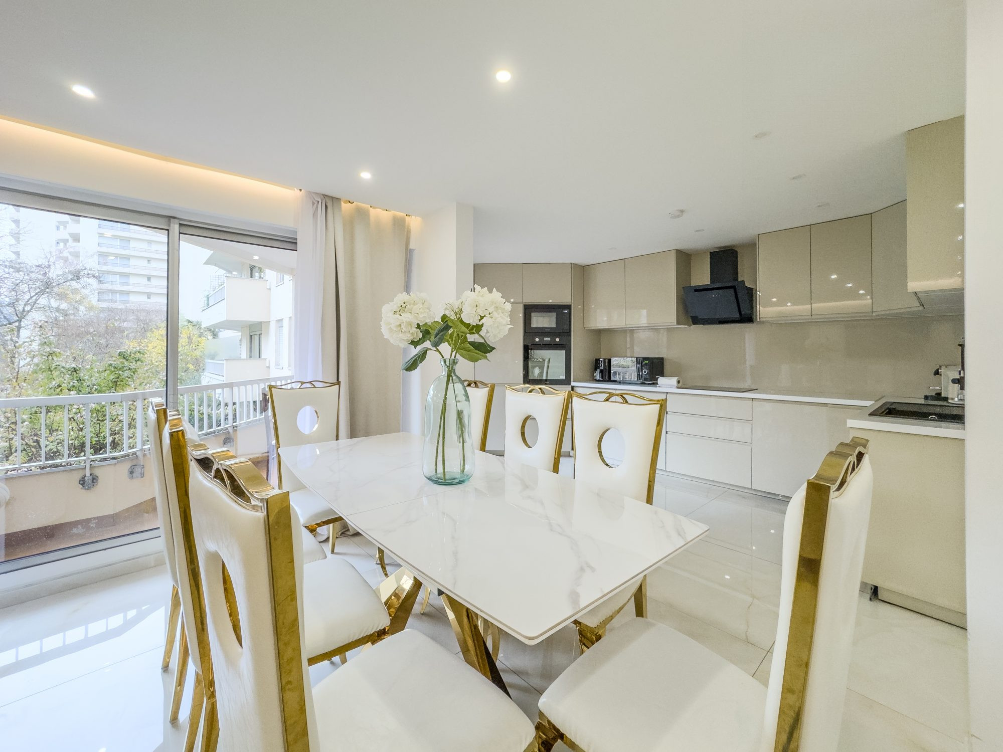 Courbevoie -Bécon-les-Bruyères – Grand 6 pièces