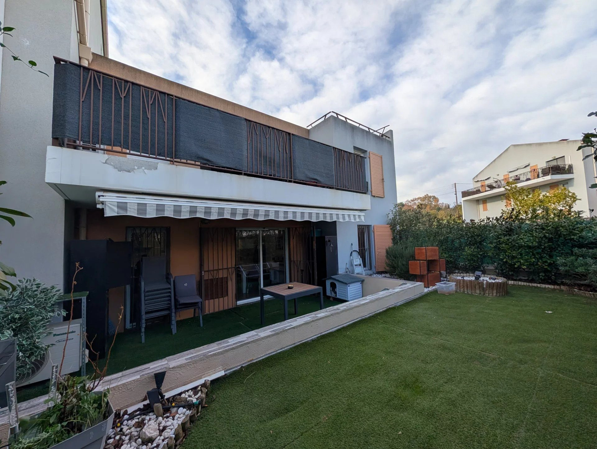 Appartement 2 pièces de 46,94m²,  extérieur de 60m² + 1 parking