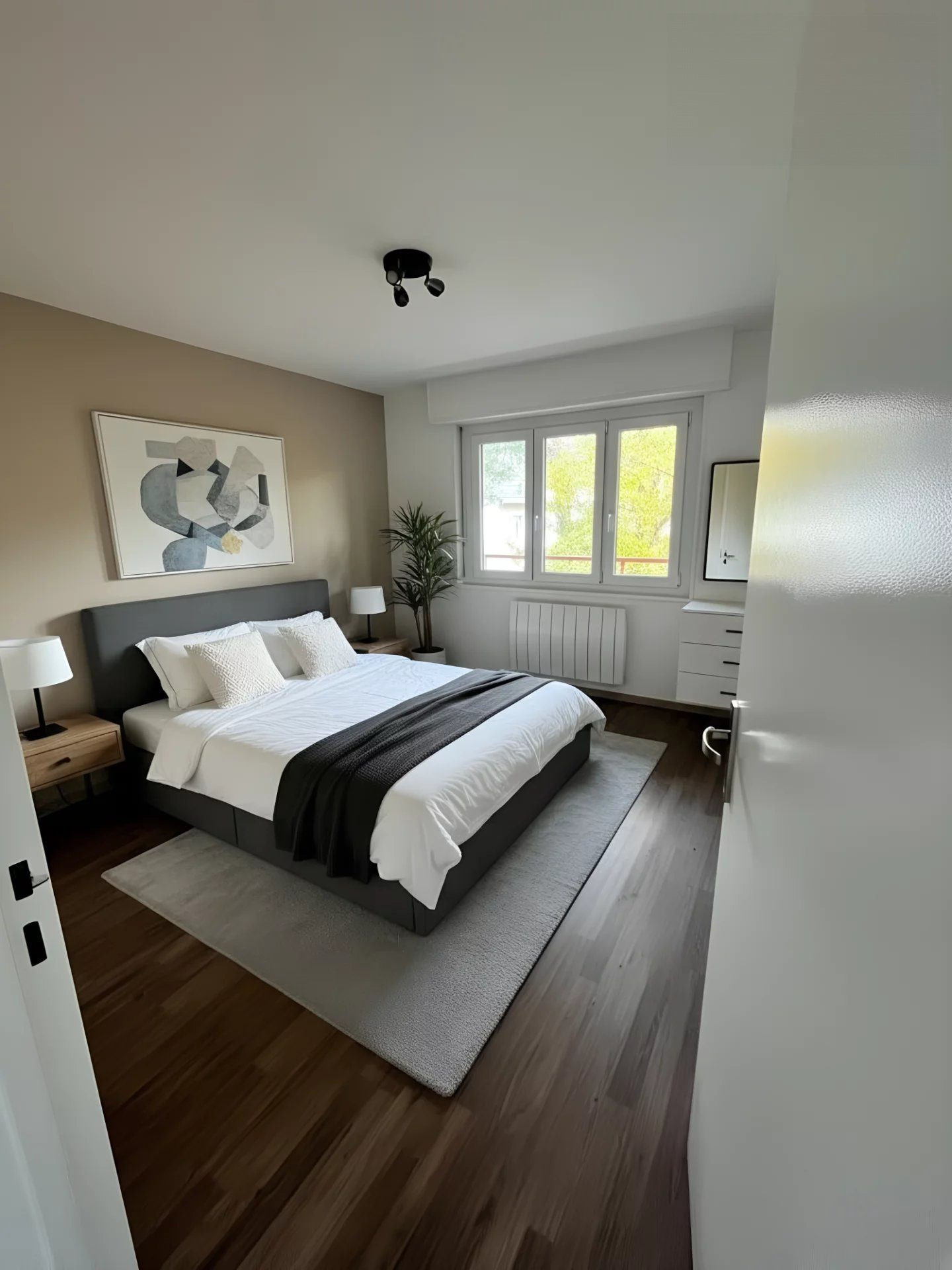 3-BEDROOM APARTMENT SAINT LOUIS CITY CENTER 3