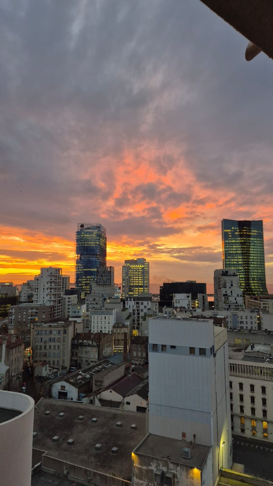 À VENDRE – Bel appartement T4 avec terrasse et parking – Marseille 3ᵉ