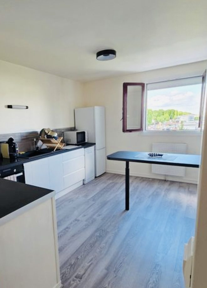 4-Room Apartment Hyper Centre Joué les Tours 3