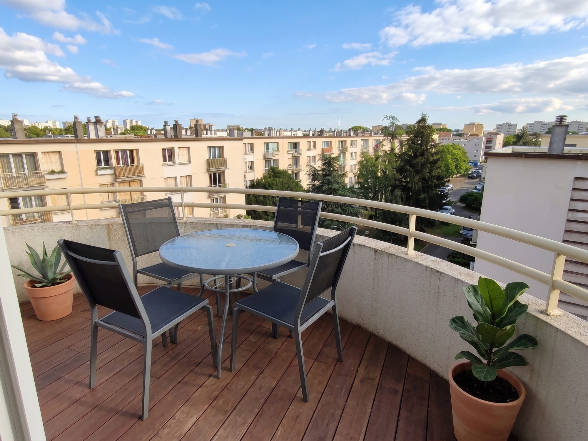 T3 - 73m² - TOP FLOOR - FULL SOUTH BALCONY - ST PRIEST CENTRE 4