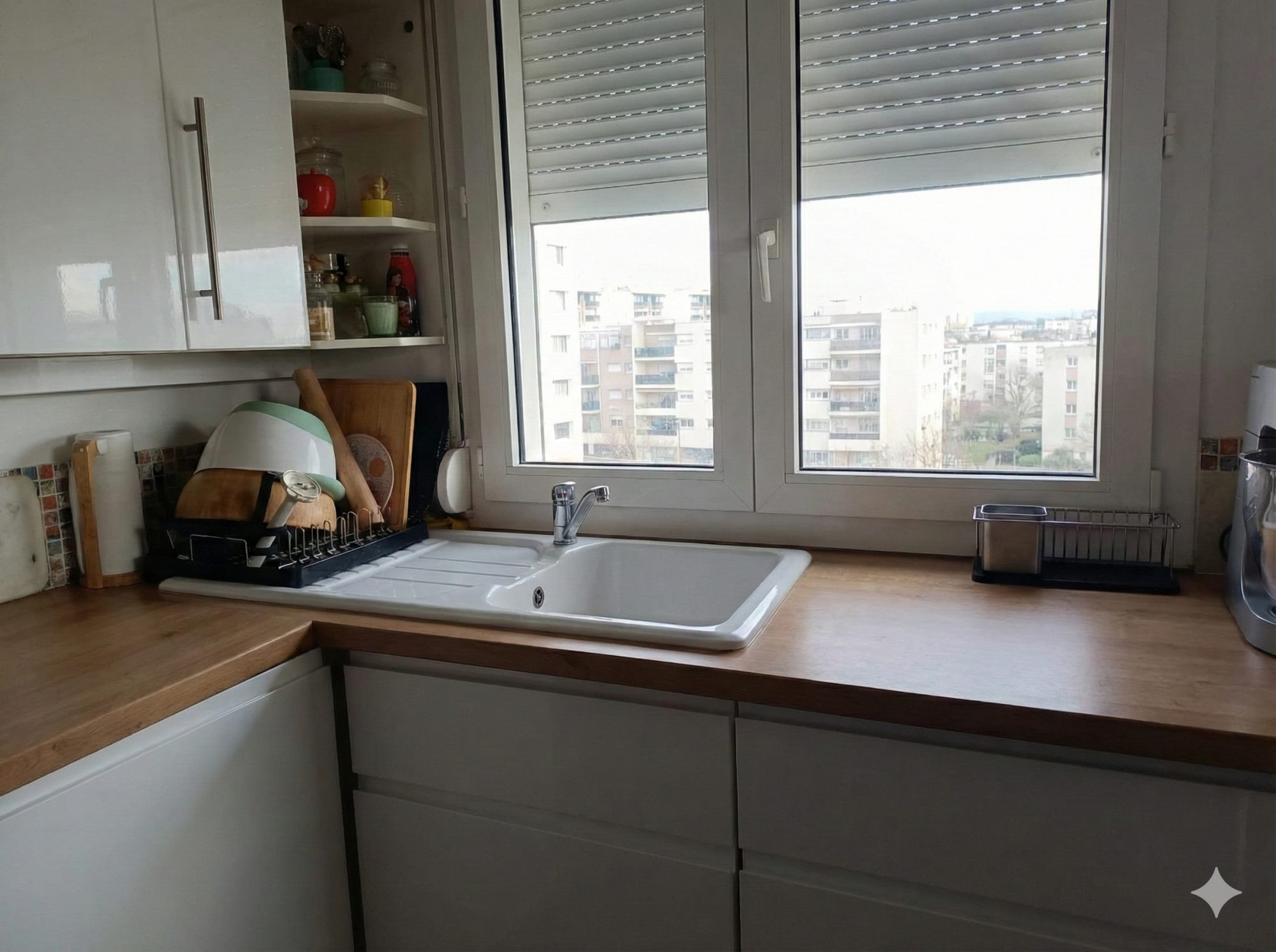 T3 of 73m² - TOP FLOOR - LARGE SOUTH-FACING BALCONY - SAINT-PRIEST 4