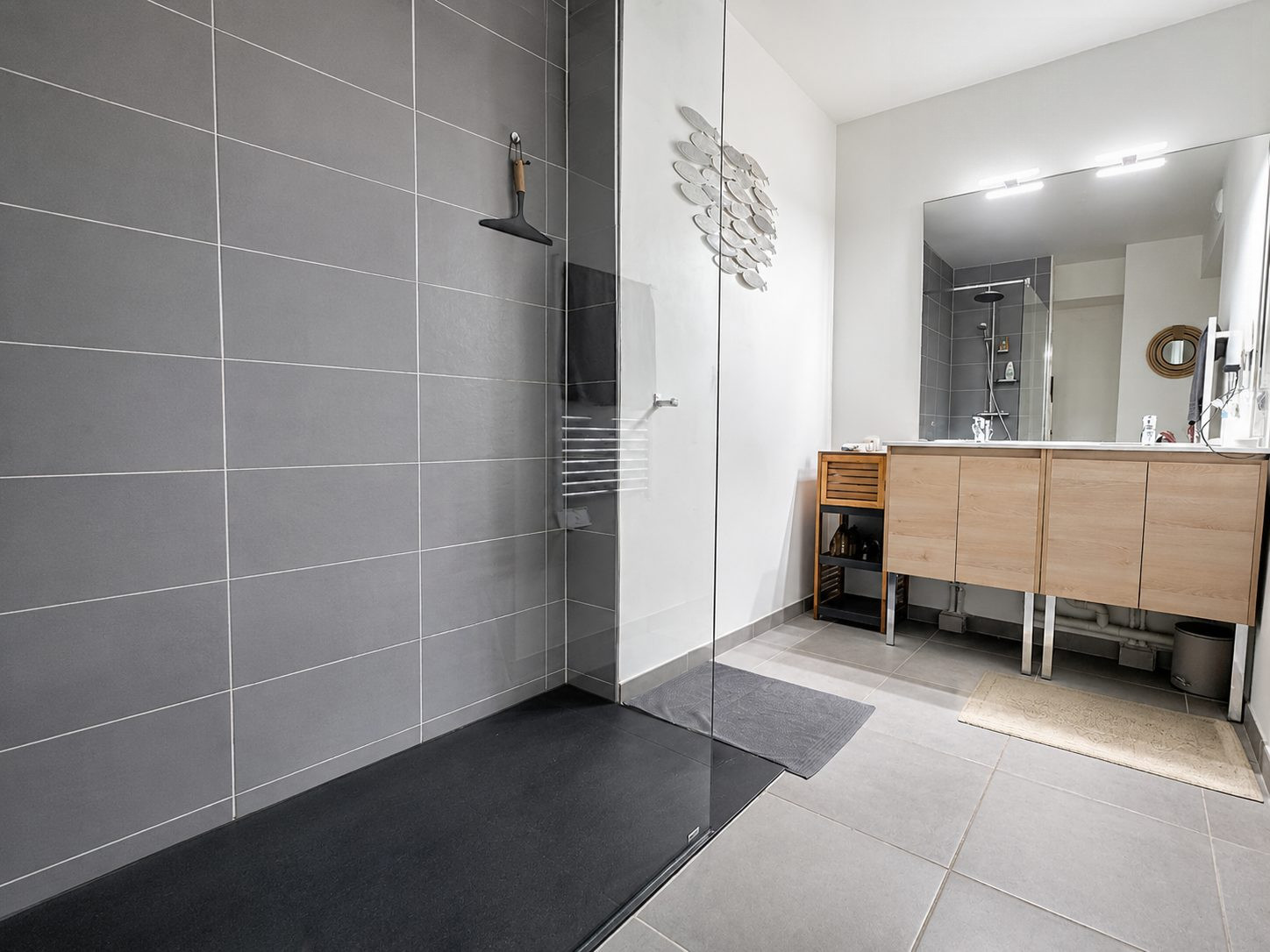 APPARTEMENT 3 PIECES – PROCHE CENTRE VILLE – PIERRUGUES - MANNES - CANISSONS -TERRASSE 2 PARKING PRIVATIF EN SOUS-SOL