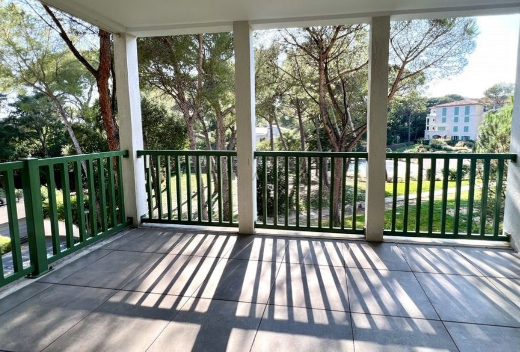 Apartment for sale in Cavalaire-sur-Mer, 63 m²