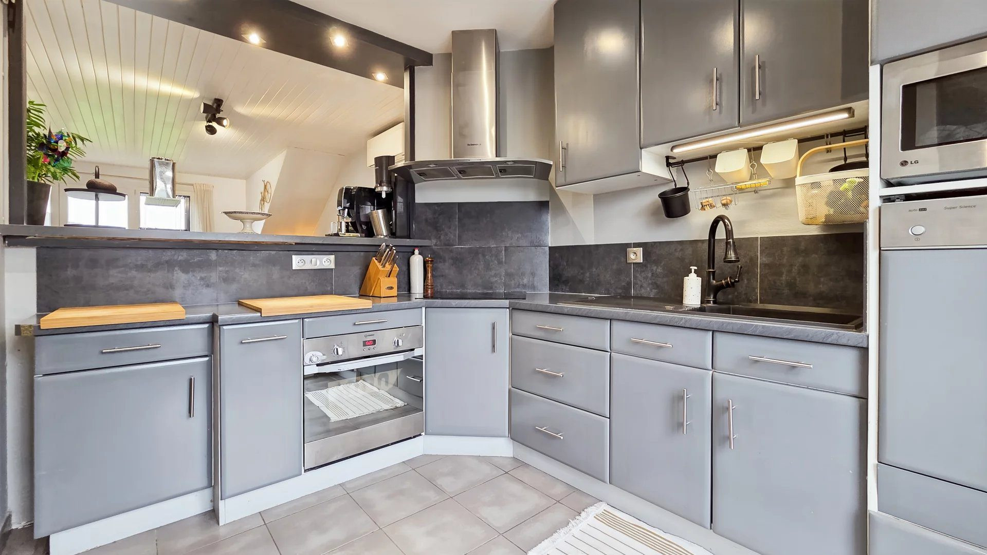 Superb bright T4 with Mont-Blanc view, garden and parking 5