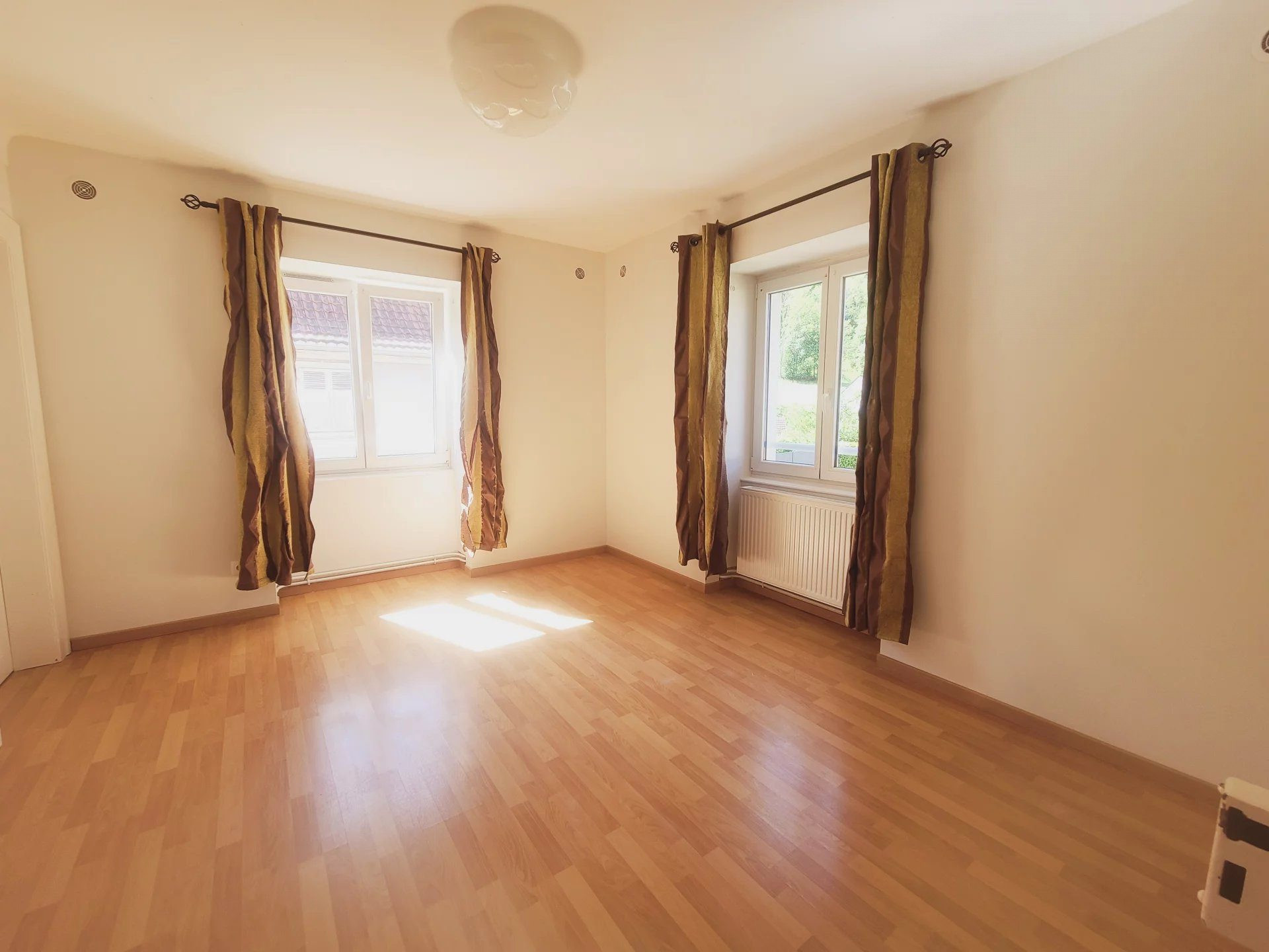 Appartement lumineux, 2 chambres potentiel 3 chambres