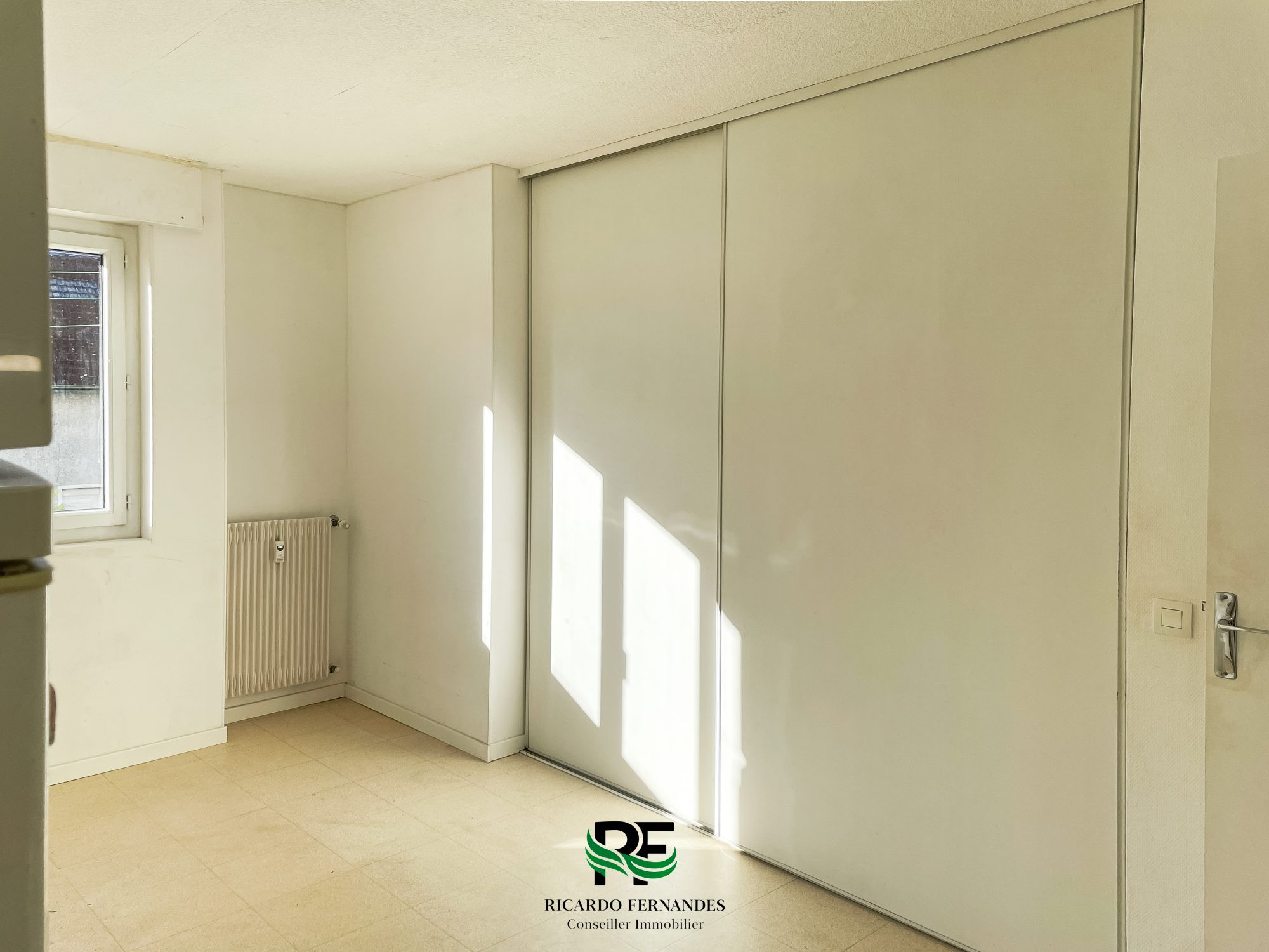 T1 bis 33 m² – Coin nuit séparé – DPE C – Parking sécurisé – Annecy Loverchy