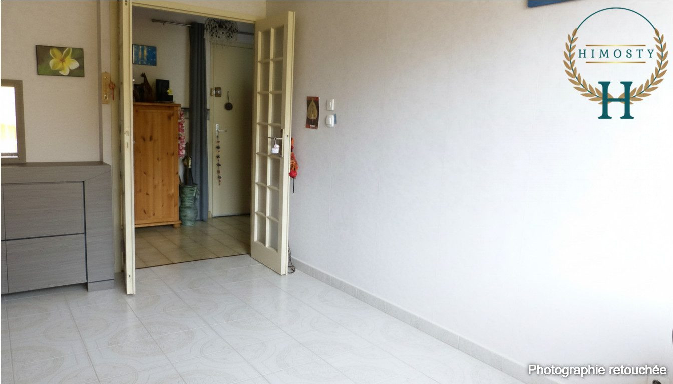 3-Room Apartment Sold with Tenant - Ideal for Investors 3