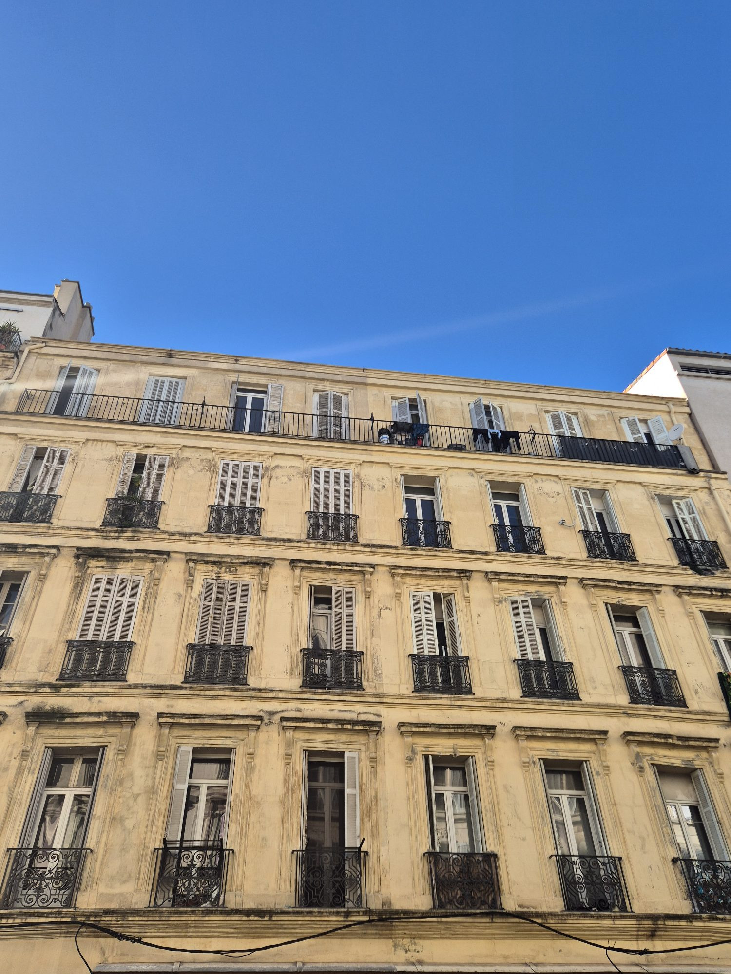 11 APPARTEMENTS EN LOT