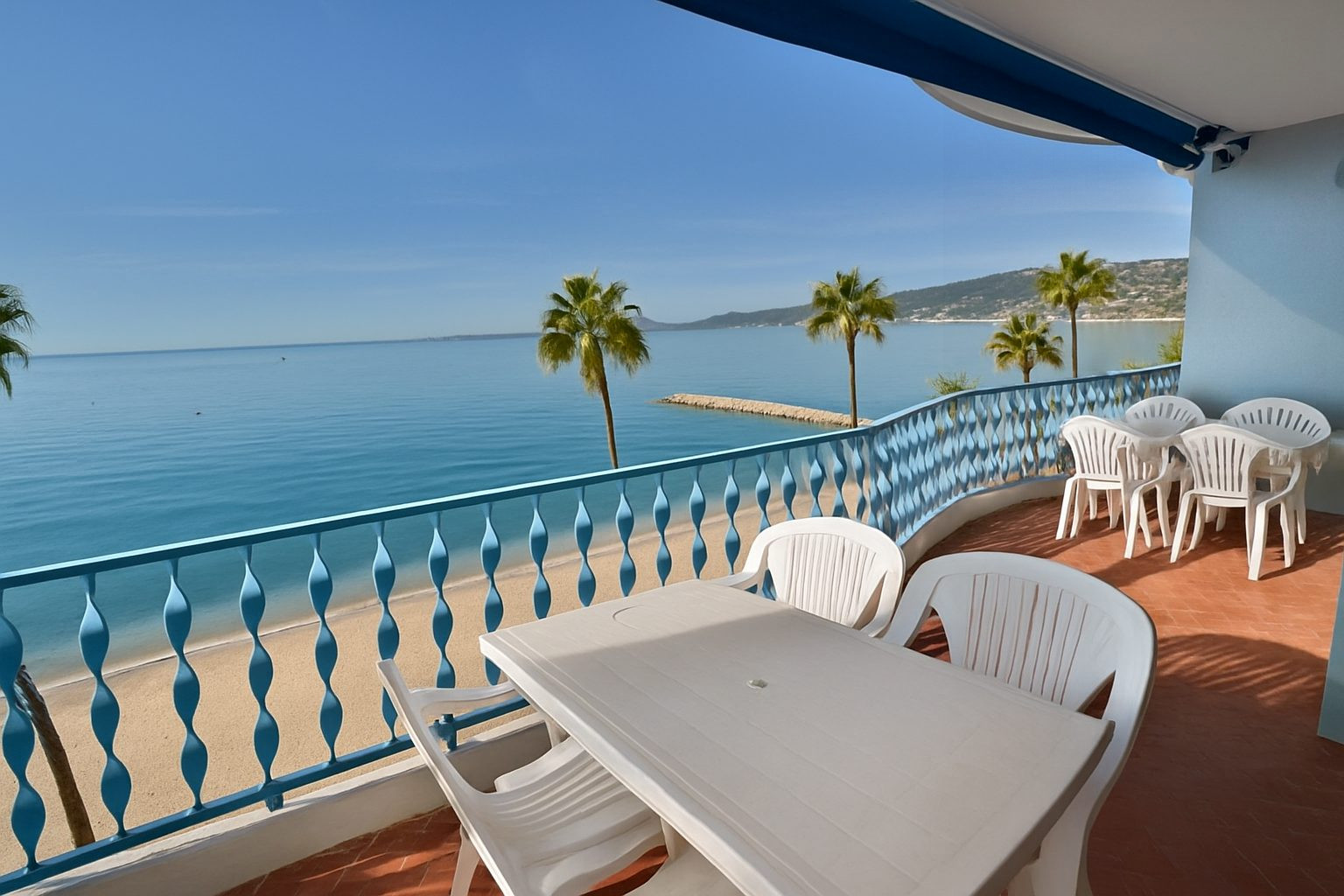 Rare, sur le front de mer de Juan les Pins
