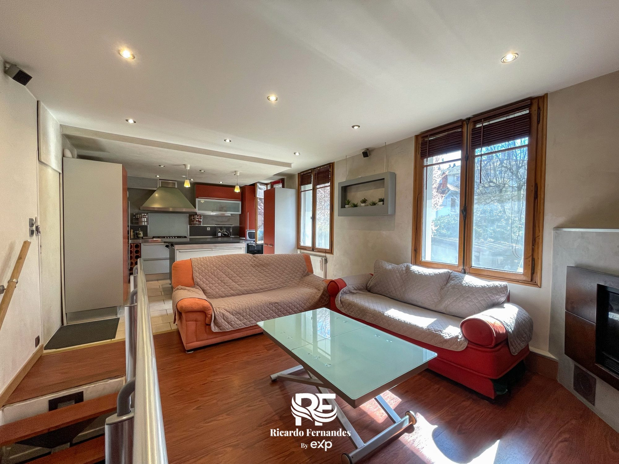 Annecy — Souplex T2 sur 2 niveaux + parking