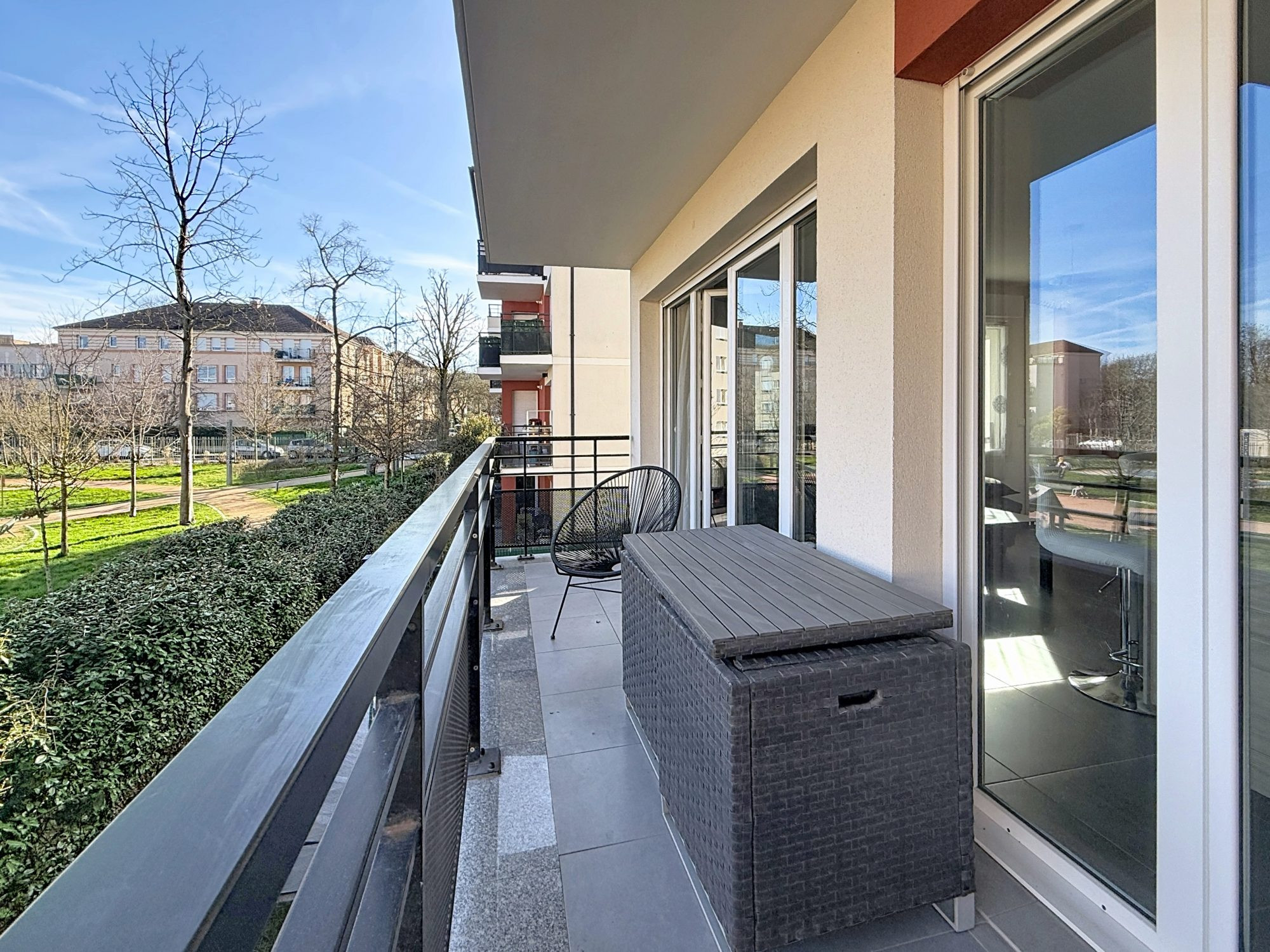 Noisy-le-Grand – 2-room apartment of 43.75 m² with balcony and parking 3