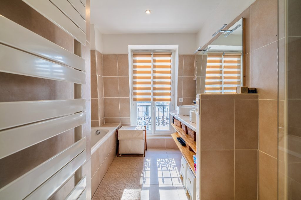 Apartment in Paris 5