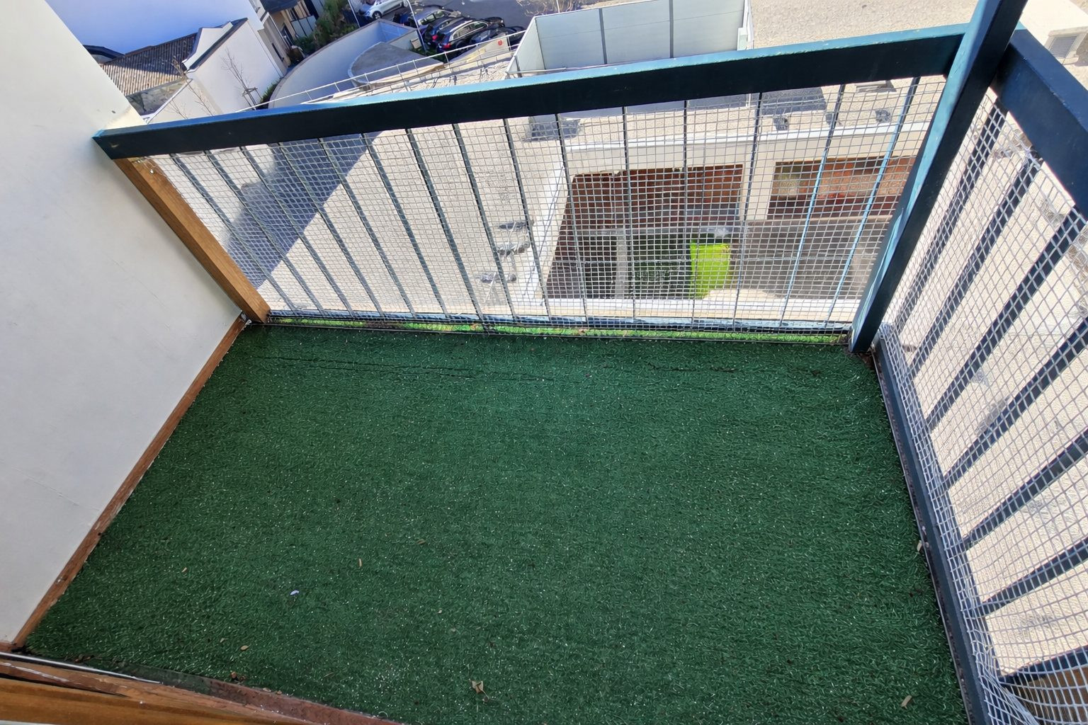 IDEAL LOCATION – TOP FLOOR – UNOBSTRUCTED VIEW 5