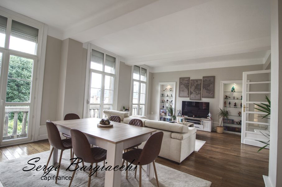 Spacieux T5 de 134 m² avec jardin et parking – Centre de Douai