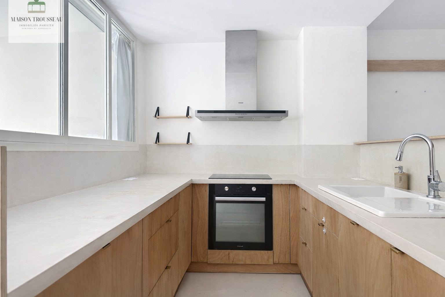 Apartment for sale in Paris, 73 m²