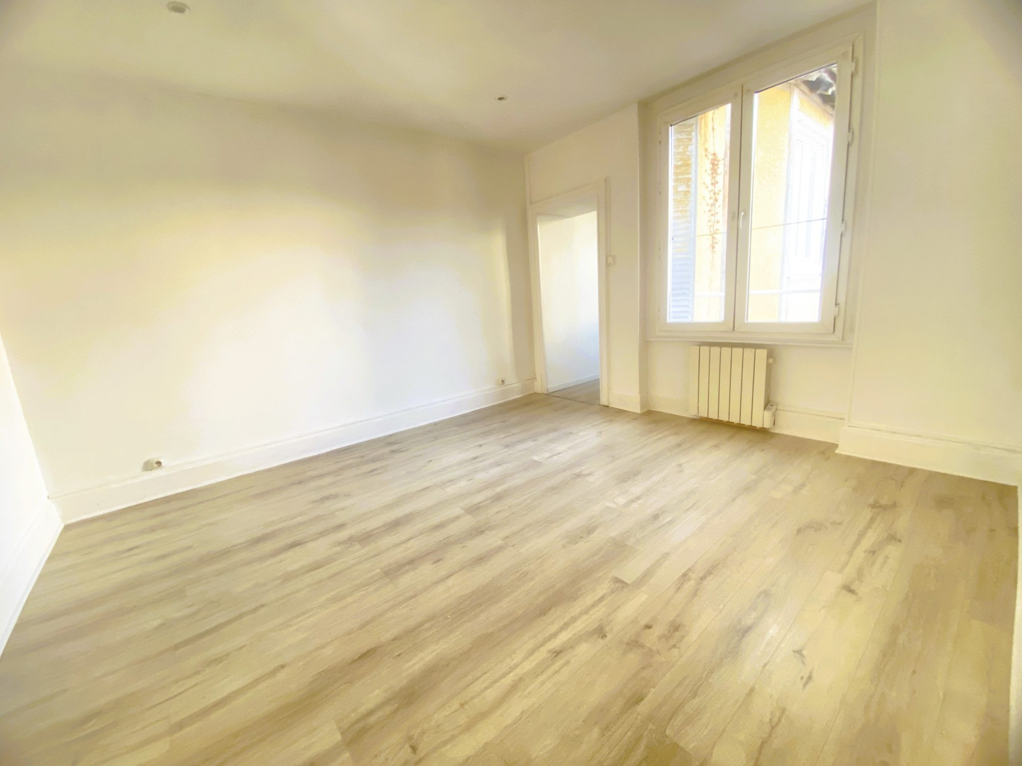 03200 VICHY – 3-ROOM APARTMENT 2