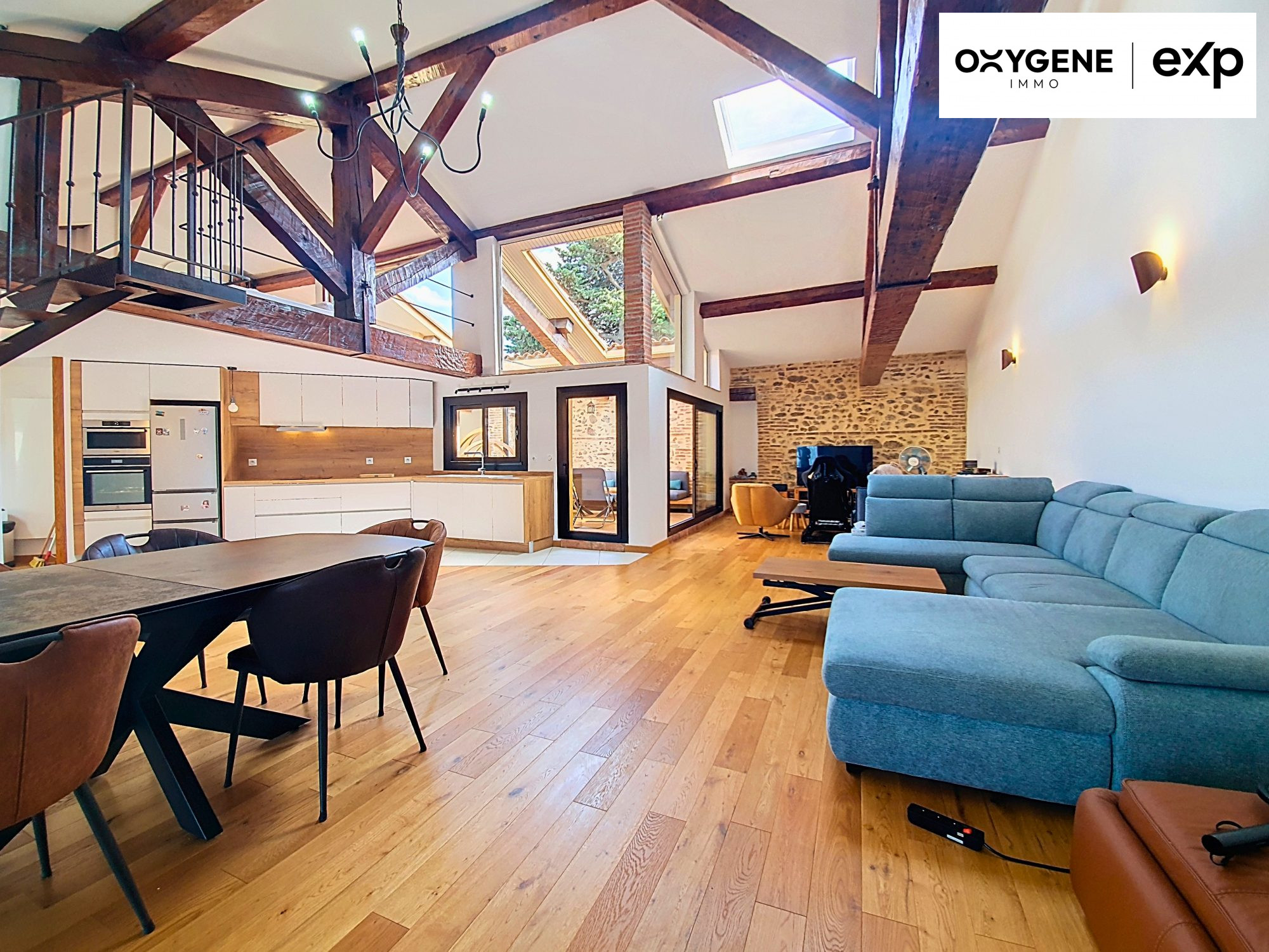 Duplex with Courtyard 3