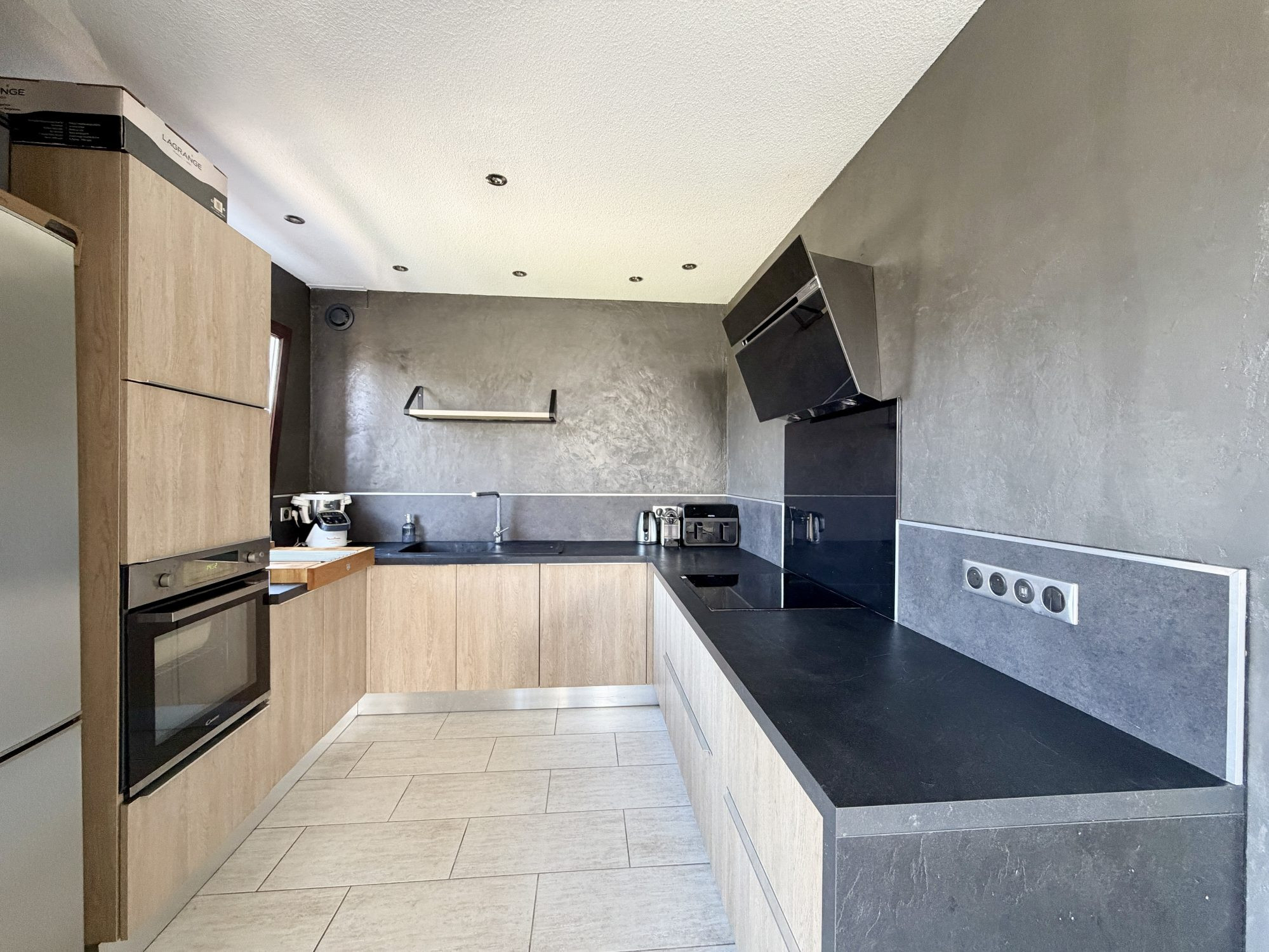 Bright 3-Room Apartment with Mountain Views - Terrace and Absolute Tranquility 5