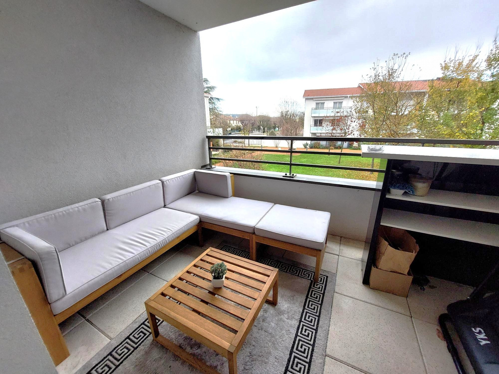 Apartment for sale in Saint-Maurice-de-Beynost, 43 m²