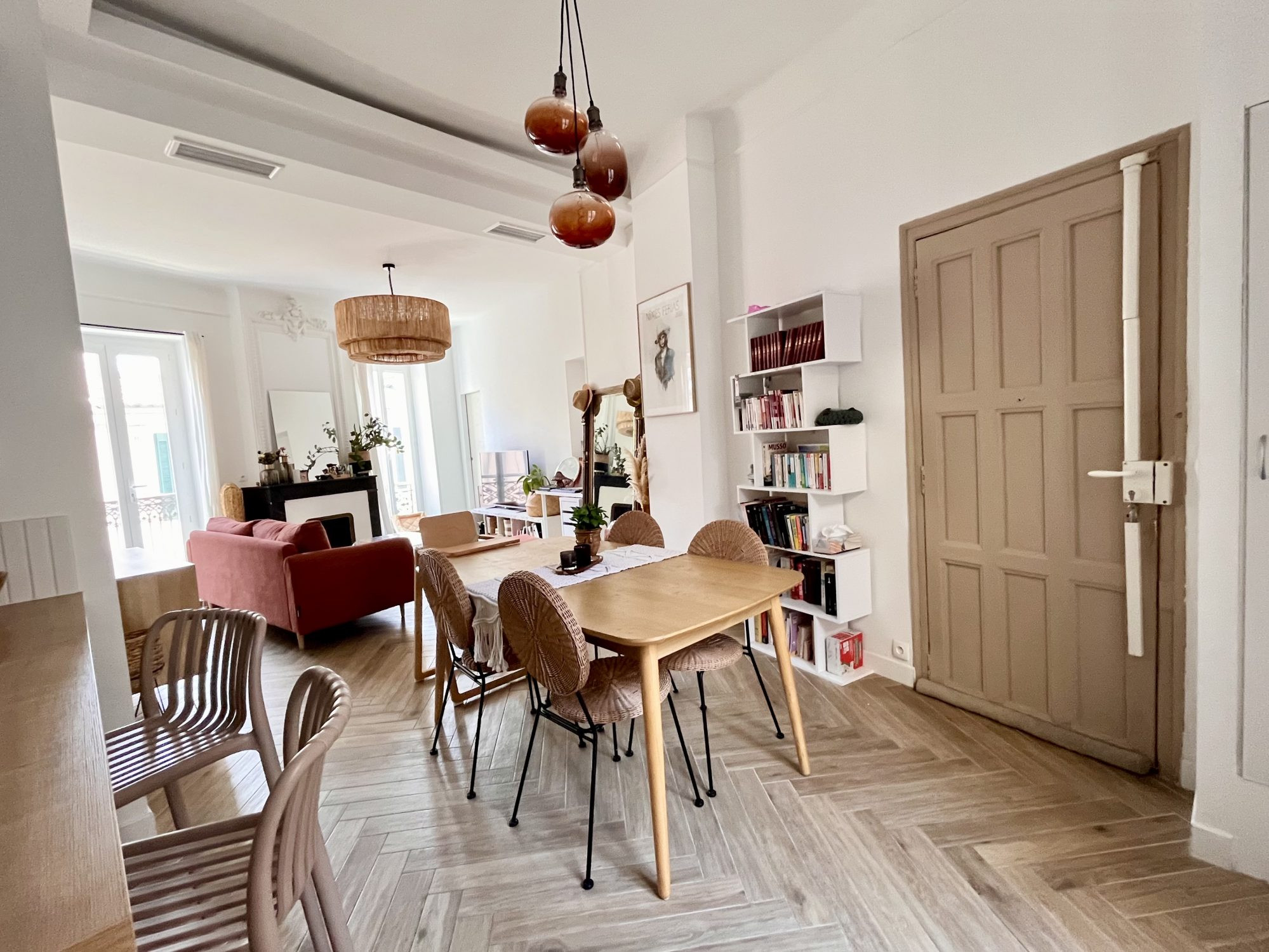 APPARTEMENT - 2 CHAMBRES -