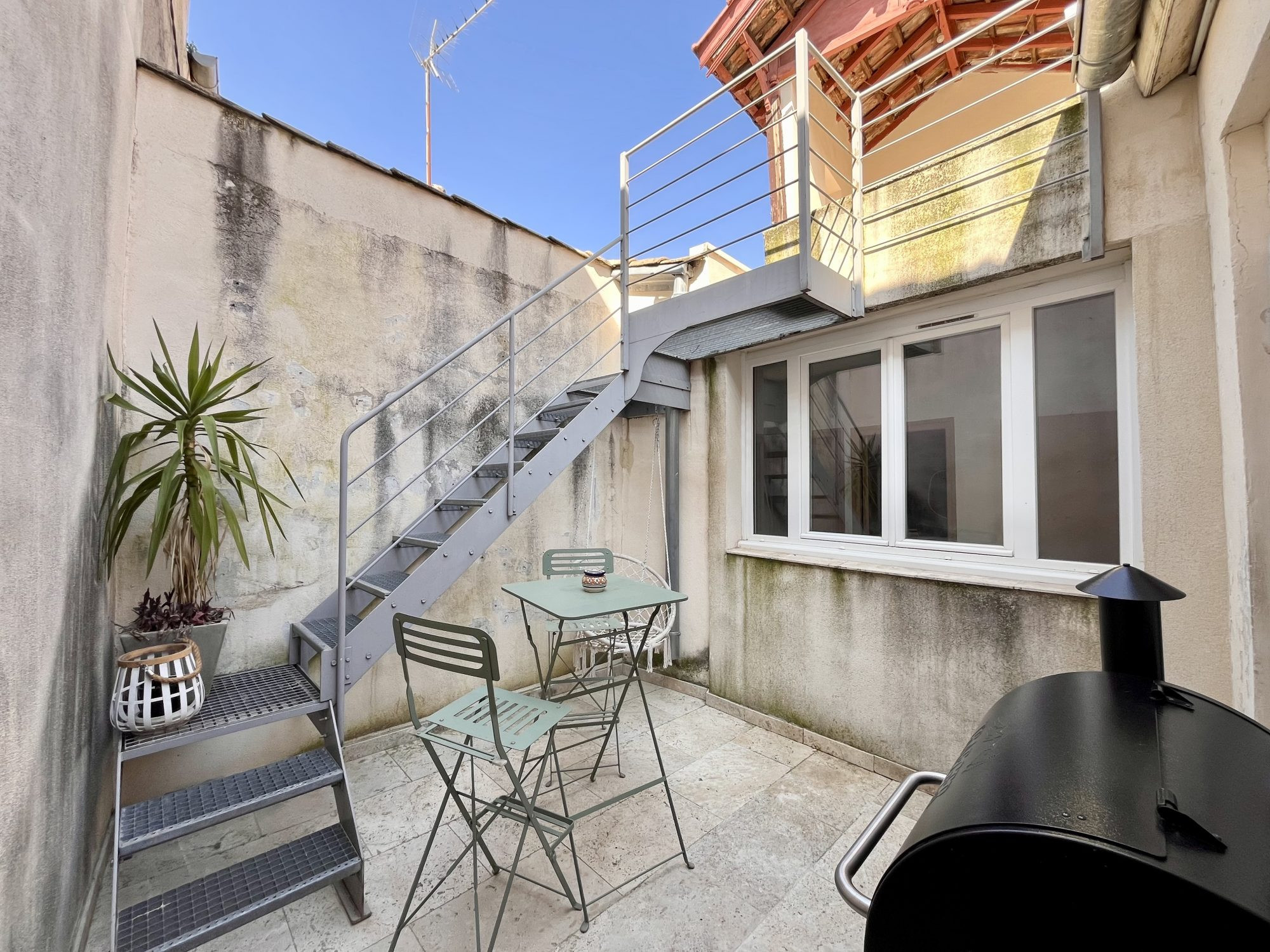 APPARTEMENT - 2 CHAMBRES -