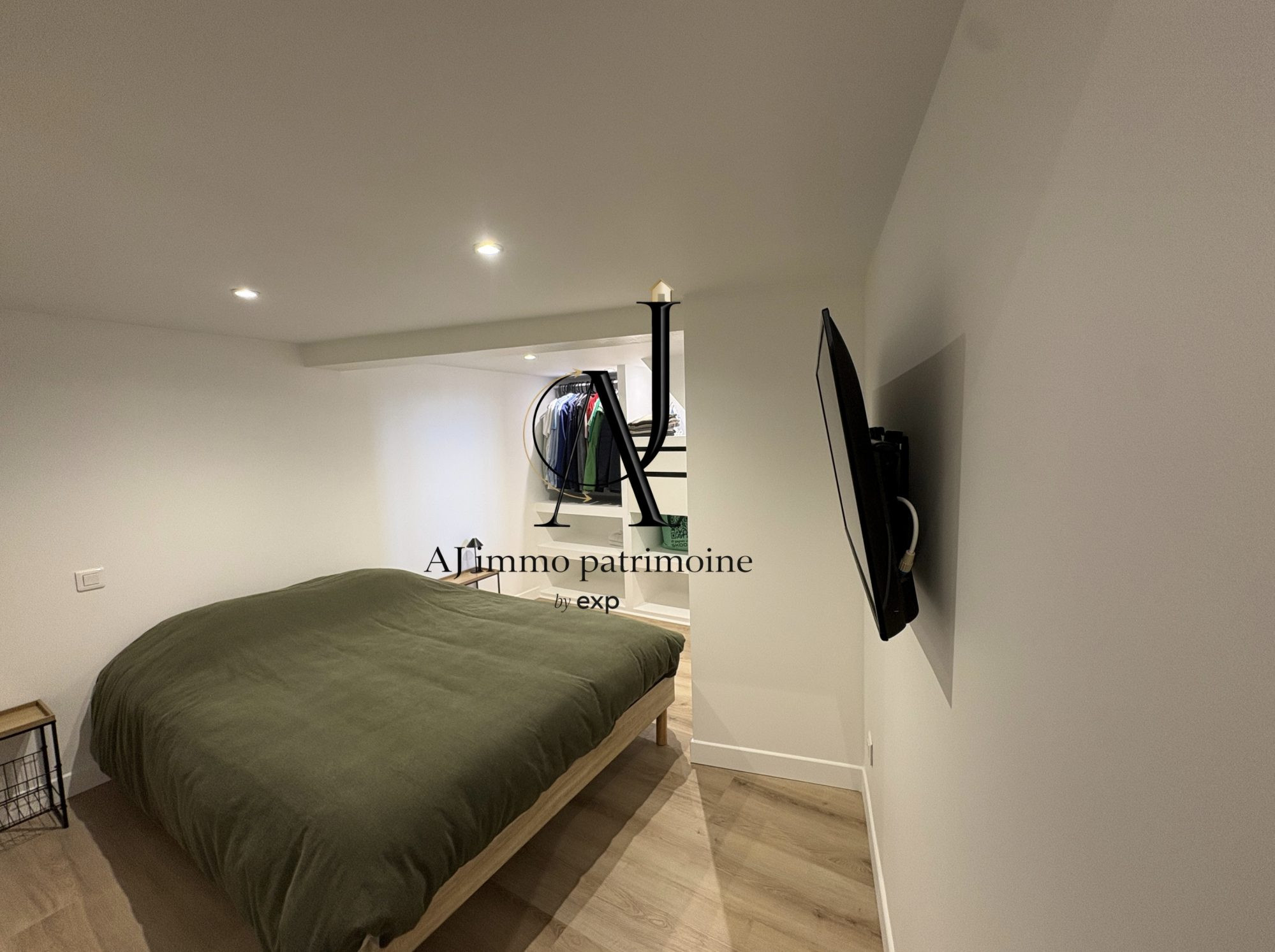 2-Room Furnished Apartment 4
