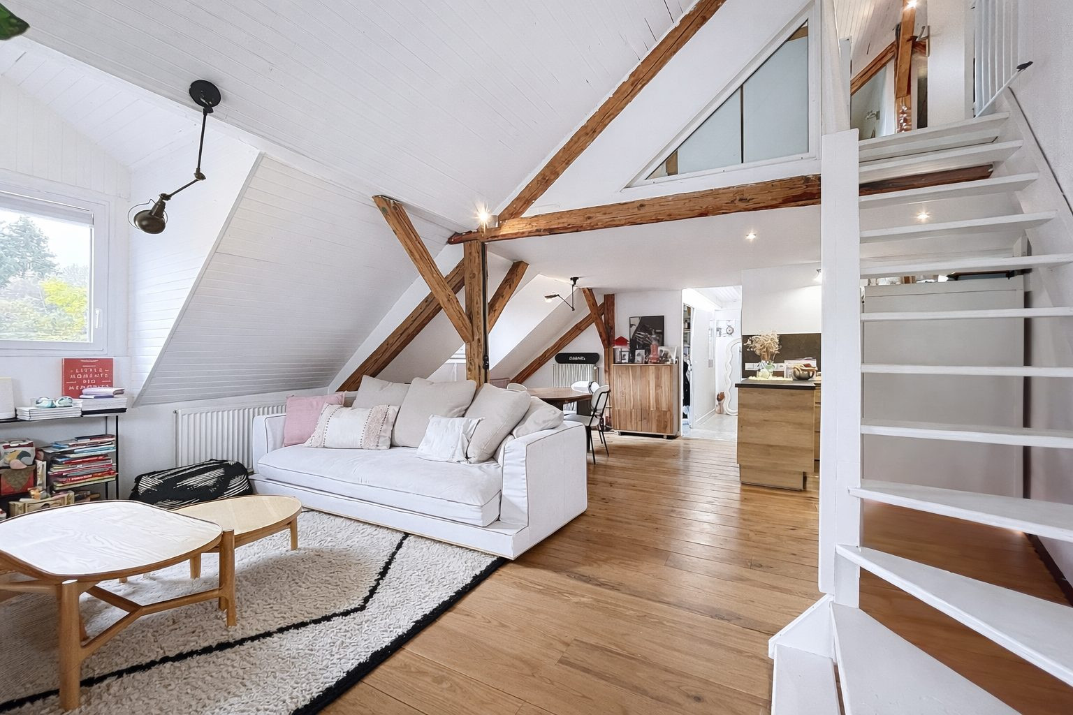 Appartement de caractère 147 m² utiles – Vue montagnes – Rive Est lac Annecy