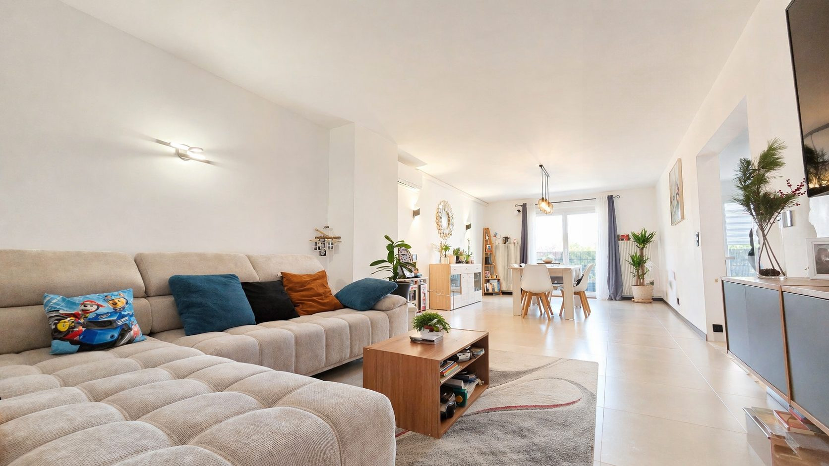 Spacieux Duplex T5 au Coeur de Messery
