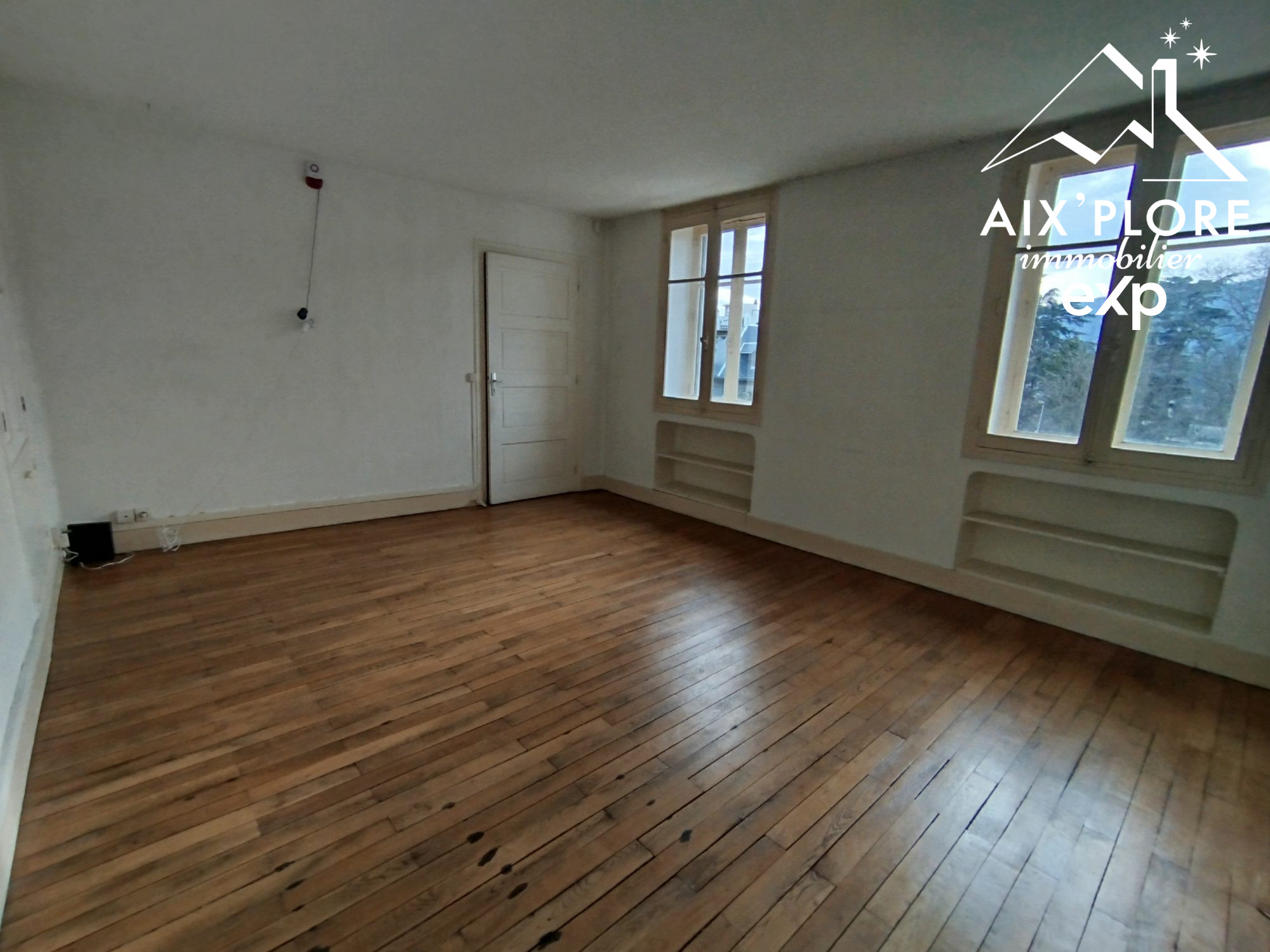 T2 bis 61 m² – Centre à pied – Emplacement recherché Aix-les-Bains