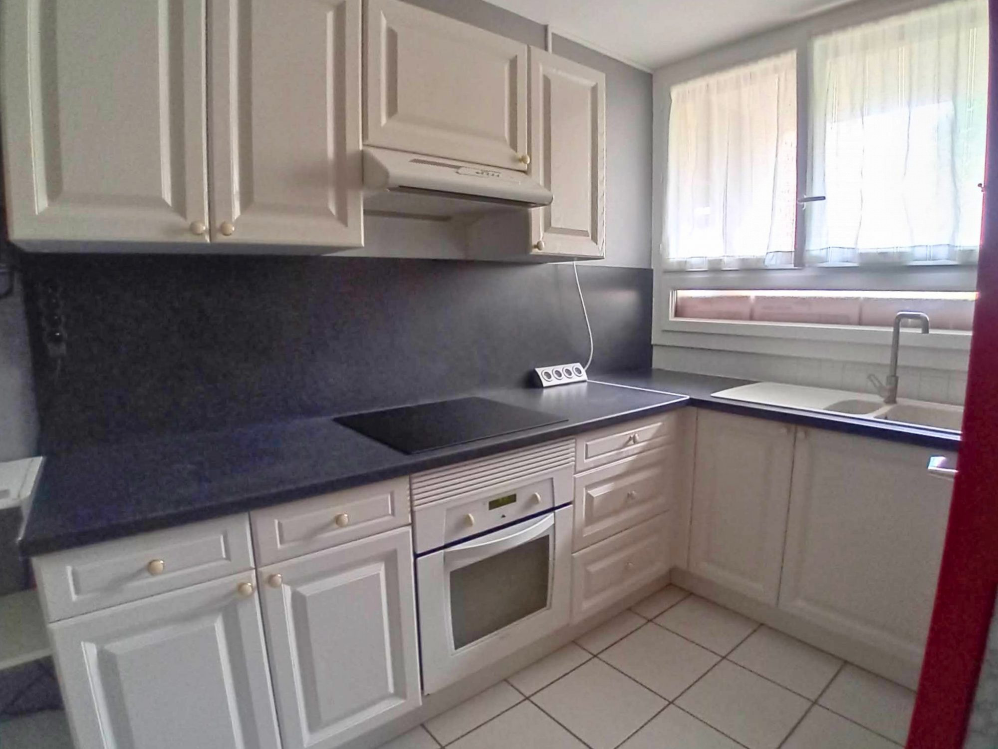 APARTMENT - 2 ROOMS - GROUND FLOOR - PARKING / CELLAR 5