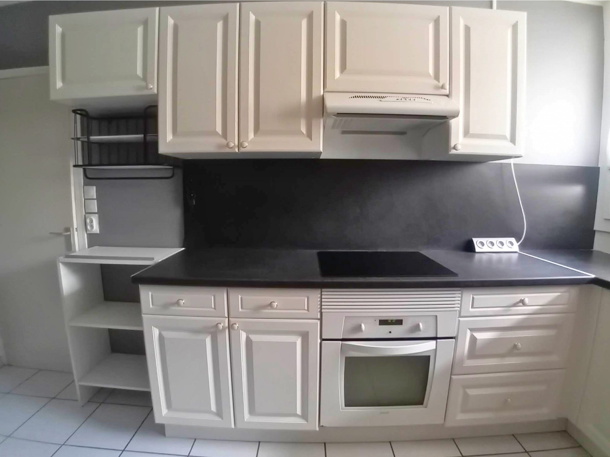 APARTMENT - 2 ROOMS - GROUND FLOOR - PARKING / CELLAR 4