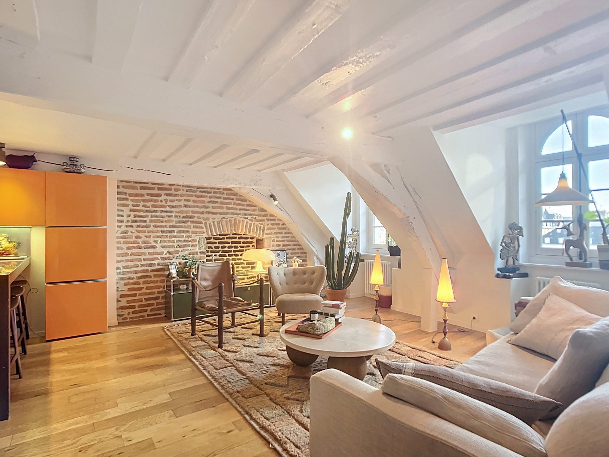 Centre historique de Rennes – Duplex avec ascenseur et vue dégagée sur les toits de la ville