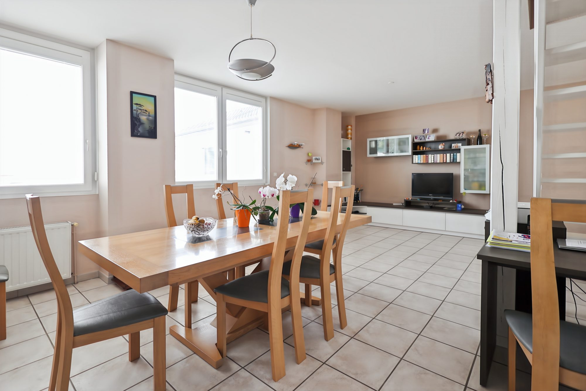 Town House Close to Train Station 3