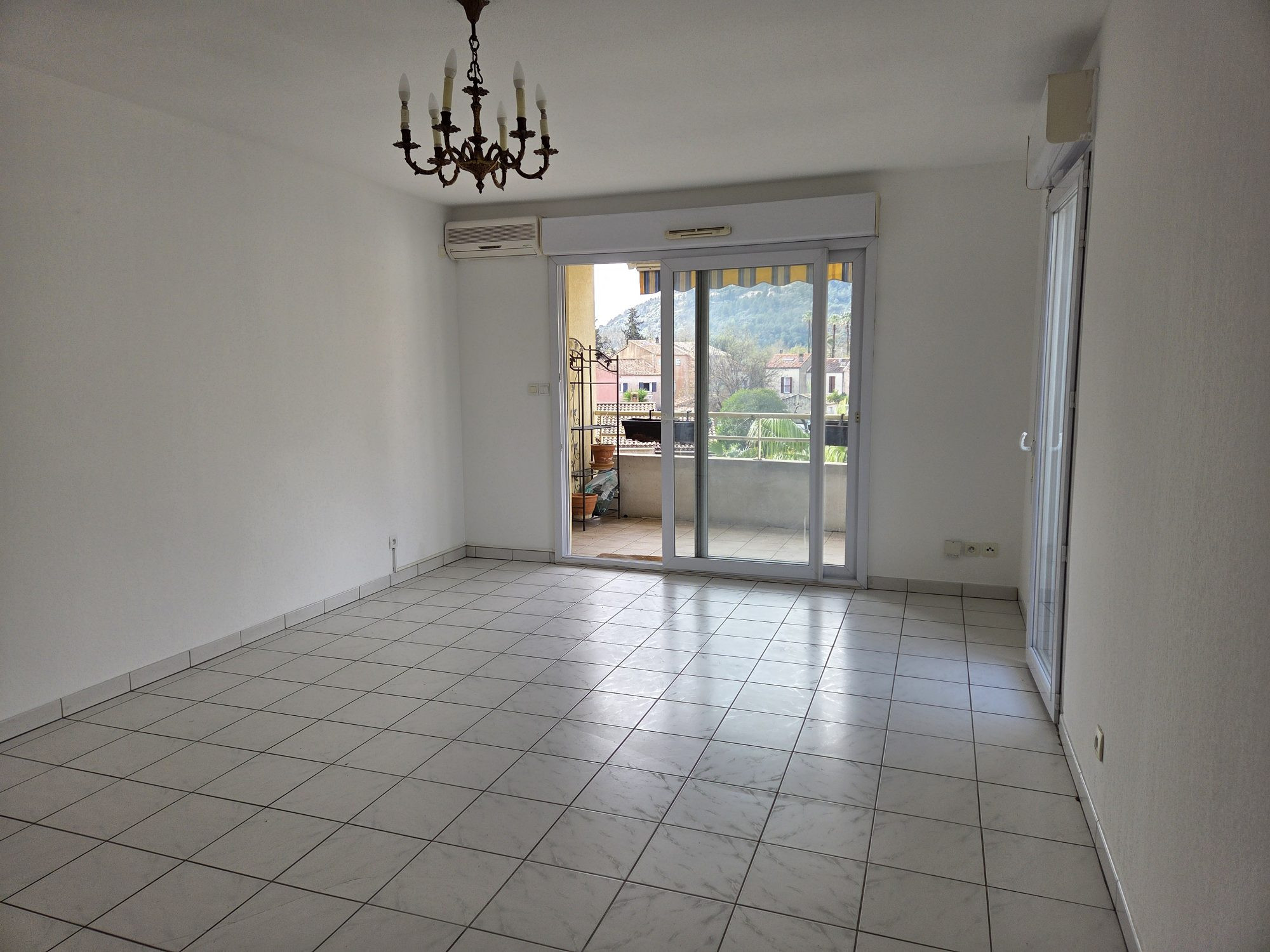 Appartement à vendre à Solliès-Pont, 82 m²