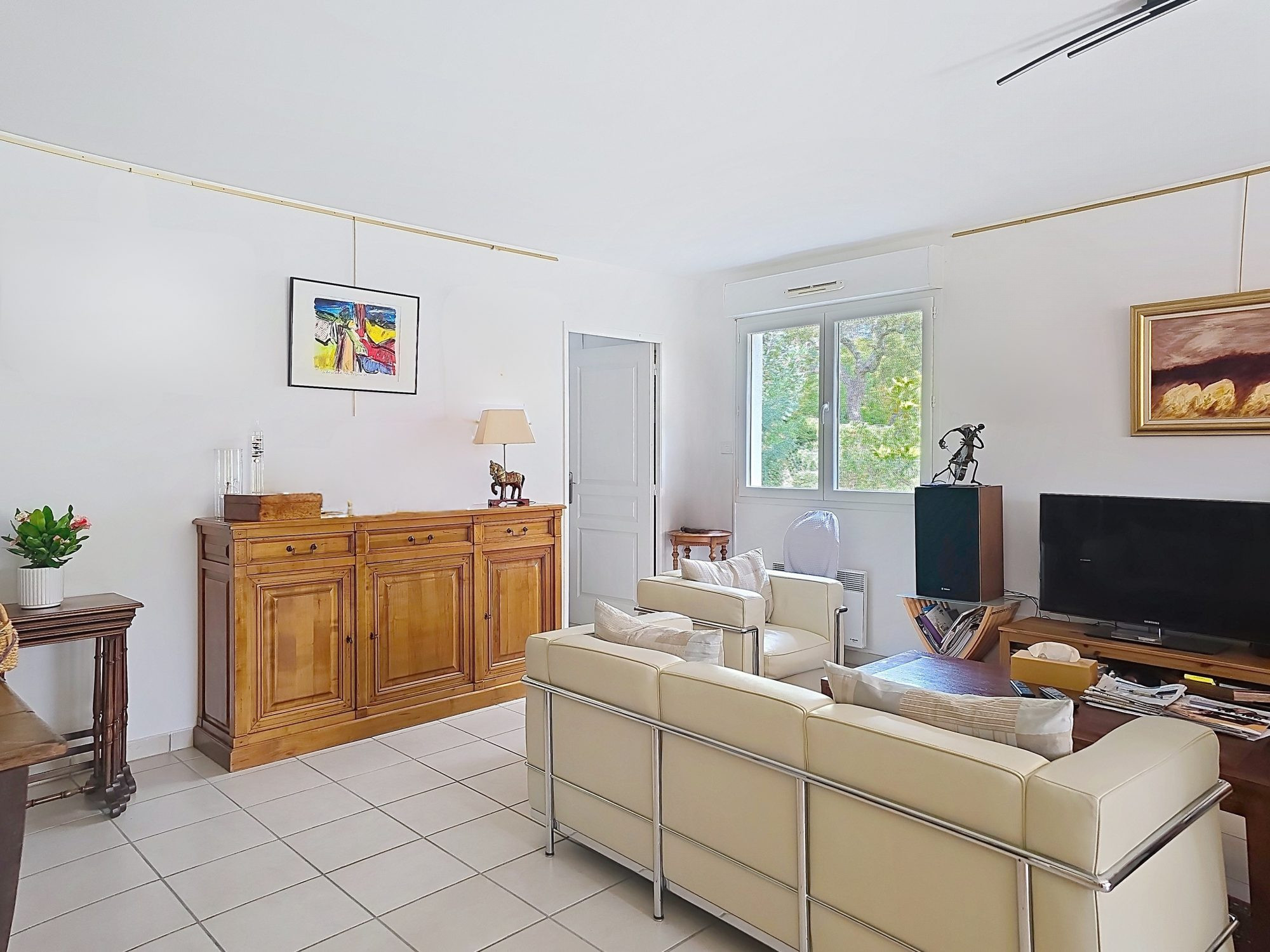 Superb 4-room apartment with double garage 3