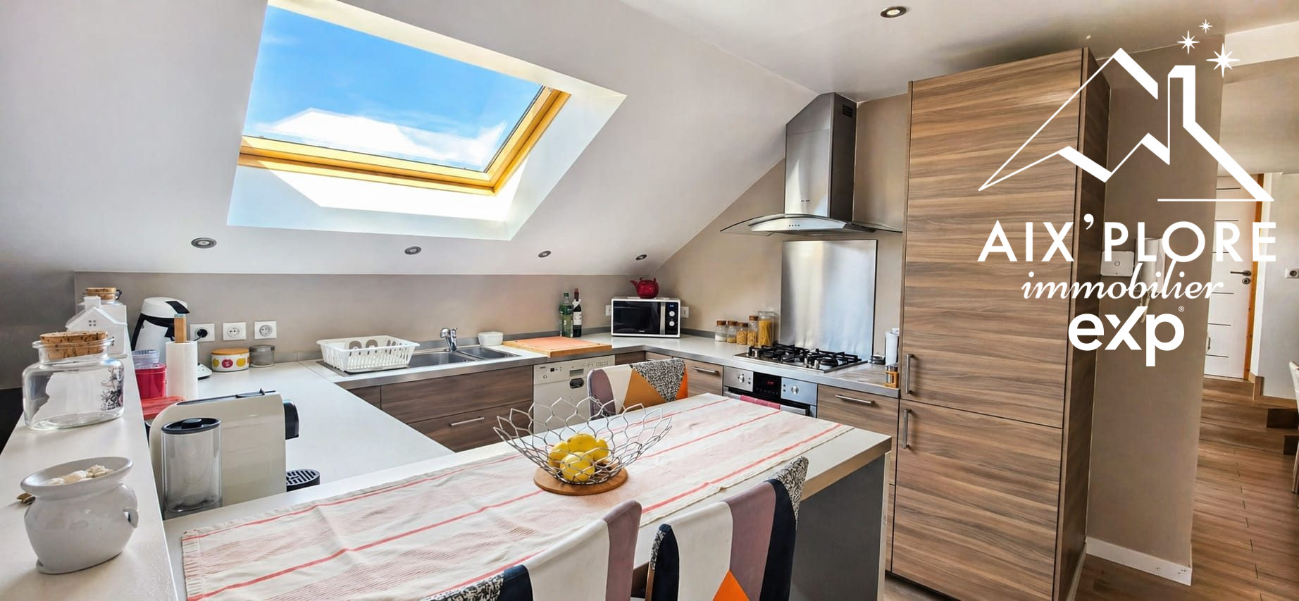 Appartement de type 4 duplex dans résidence avec piscine
