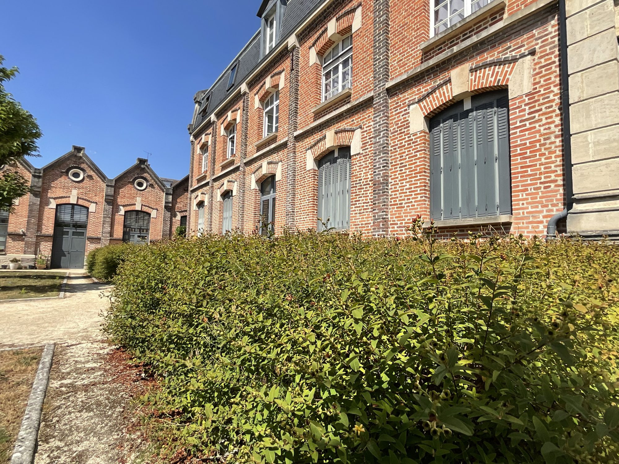 Appartement de Type 5 en Duplex et Garage