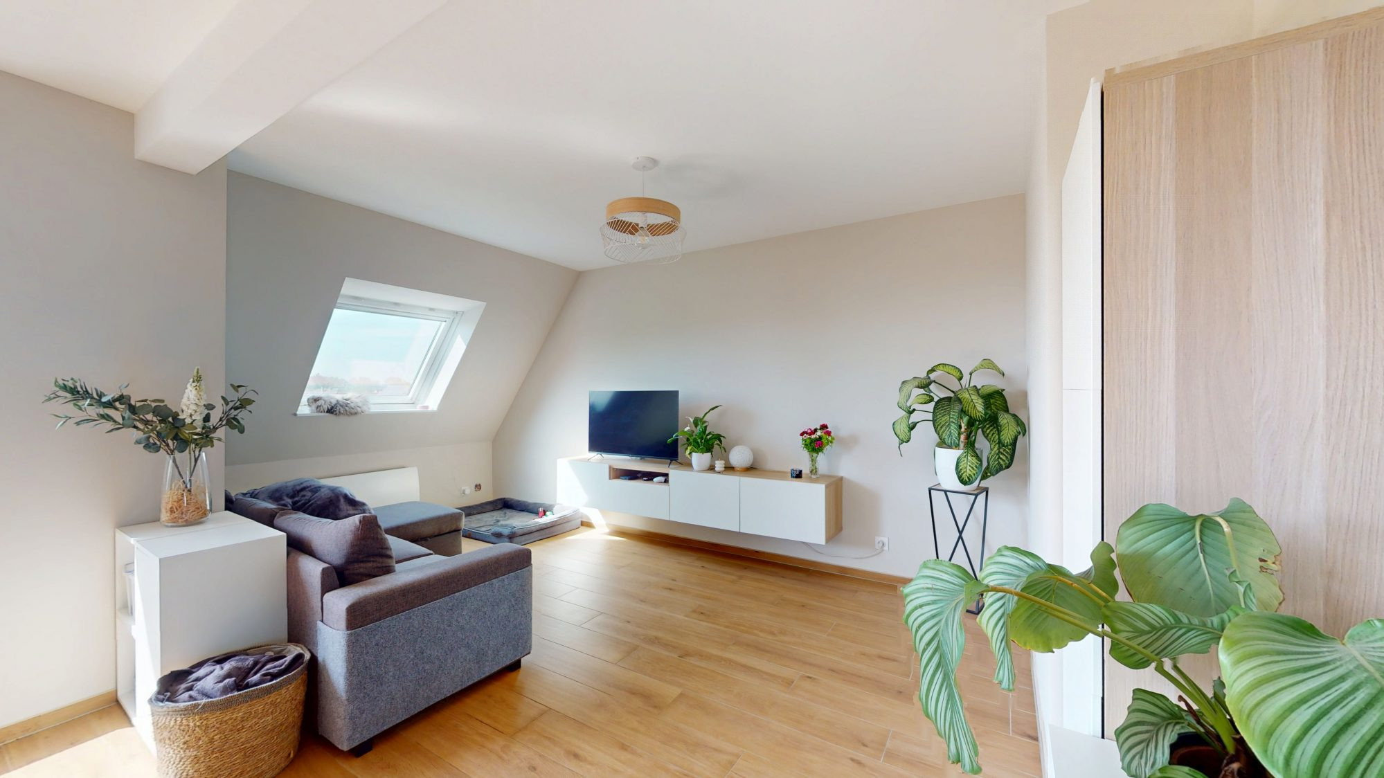 Duplex 3 chambres – Terrasse et beaux volumes