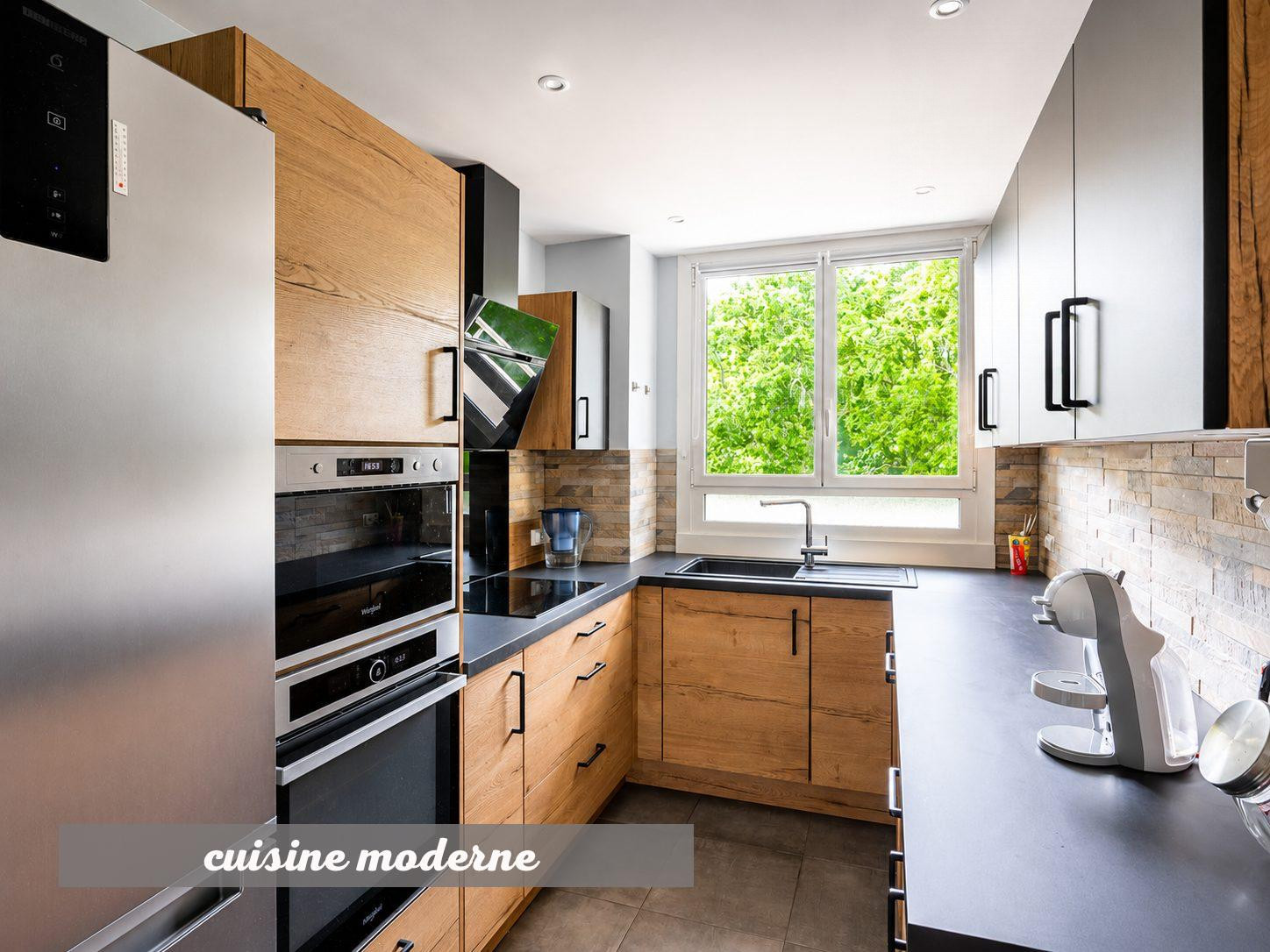 Top floor facing the forest – bright and with unobstructed views 5