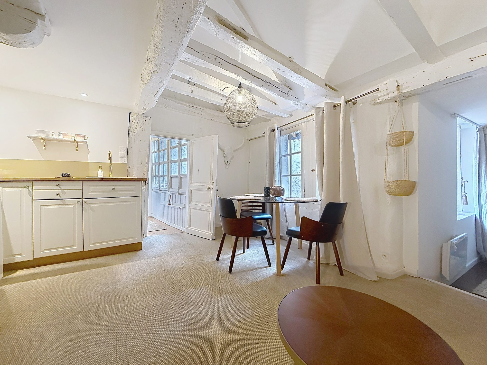 Duplex de caractère au calme sur cour – DPE D
