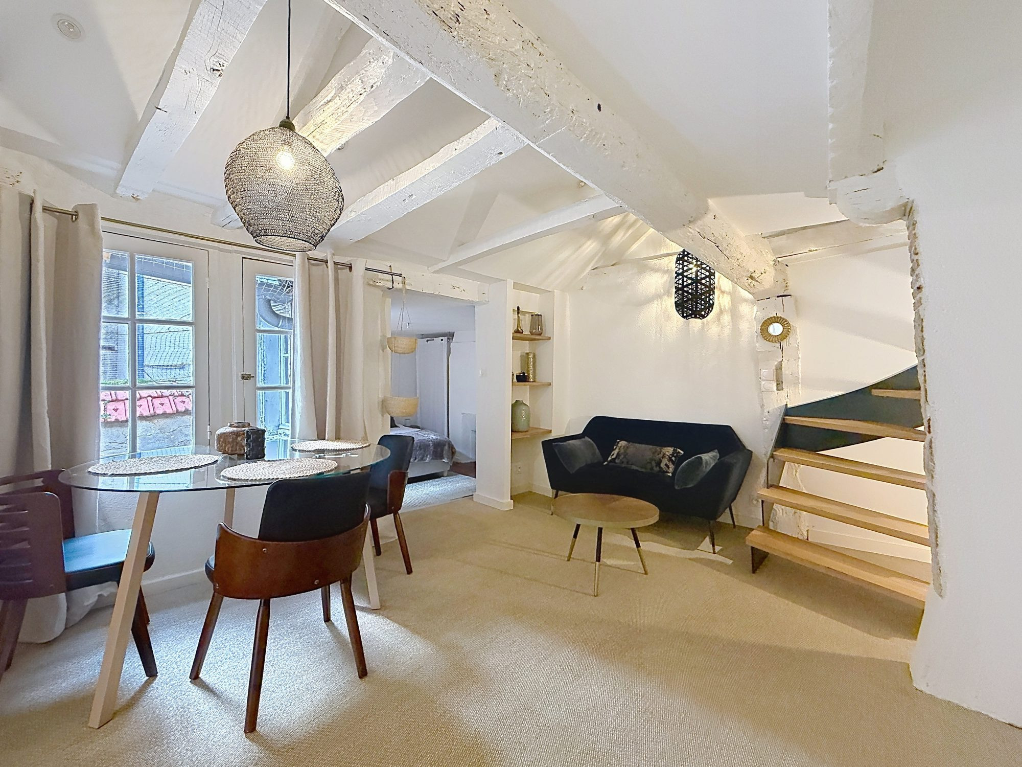 Duplex de caractère au calme sur cour – DPE D