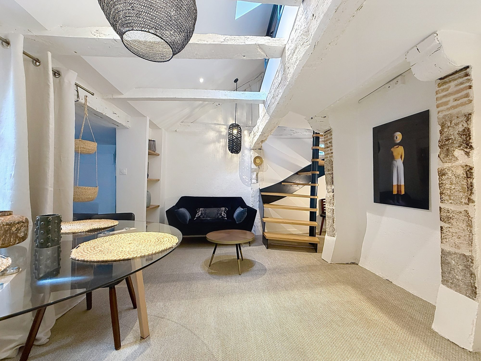 Duplex de caractère au calme sur cour – DPE D